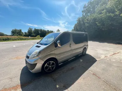 Gebraucht Opel Vivaro 135 PS (99 kW) 2005 Silber Van / Kleinbus