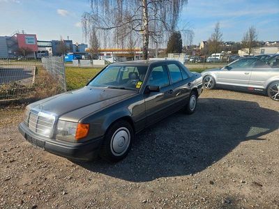 Gebraucht Mercedes E260 160 PS (117 kW) 1988 Grau Limousine