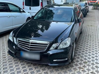 Gebraucht Mercedes E220 Avantgarde 170 PS (125 kW) 2013 Schwarz Kombi
