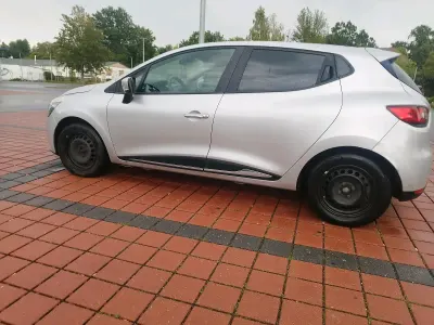Gebraucht Renault Clio 90 PS (66 kW) 2015 Silber Kleinwagen
