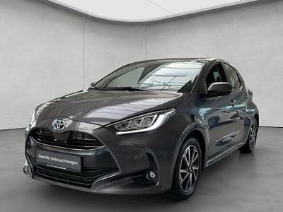 Gebraucht Toyota Yaris Hybrid Club 116 PS (85 kW) 2020 Grau Limousine