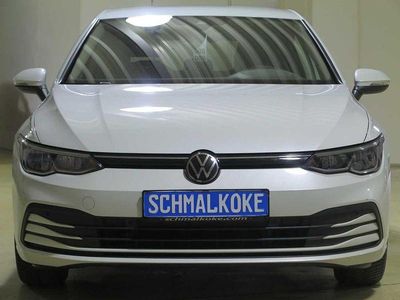 Gebraucht VW Golf VIII Life 116 PS (85 kW) 2023 Oryxweiß perlmutteffekt (metallic) Limousine