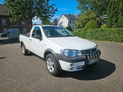 Gebraucht Fiat Strada 84 PS (61 kW) 2007 Weiß Pickup
