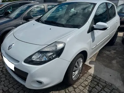 Gebraucht Renault Clio II Dynamique 101 PS (74 kW) 2009 Weiß Limousine