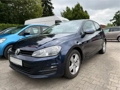 Gebraucht VW Golf VII Comfortline 102 PS (75 kW) 2013 Blau Limousine