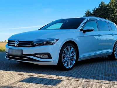 Gebraucht VW Passat 150 PS (110 kW) 2020 Weiß Kombi