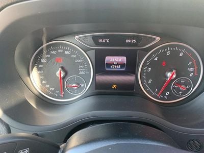 Mercedes B200