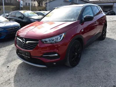 Używany Opel Grandland X Elegance 131 KM (96 kW) 2021 Czerwony SUV