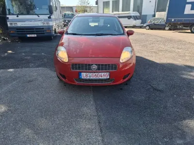 Usata Fiat Punto Active 77 CV (56 kW) 2009 Rosso Utilitaria