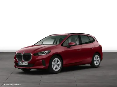 Gebraucht BMW 220 Active Tourer 156 PS (114 kW) 2025 Rot Van / Kleinbus