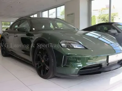 Usata Porsche Taycan Cross Turismo 439 kW (598 CV) 2024 Verde Station wagon