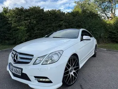 Gebraucht Mercedes E220 Sport 170 PS (125 kW) 2012 Weiß Coupé