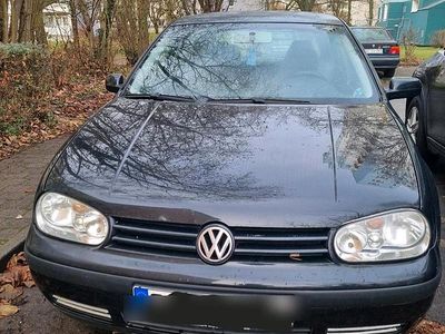 Schwarz Gebraucht 2003 VW Golf IV Kleinwagen | 1.799 € (Fairer Preis)