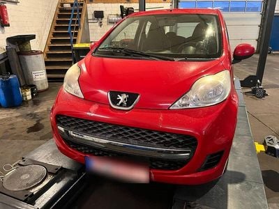 Usata Peugeot 107 68 CV (50 kW) 2009 Rosso Utilitaria