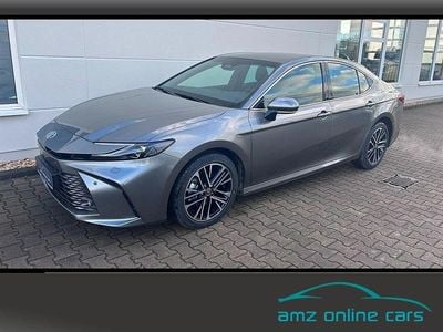 Neu Toyota Camry 178 PS (130 kW) 2025 Precious metal met Limousine