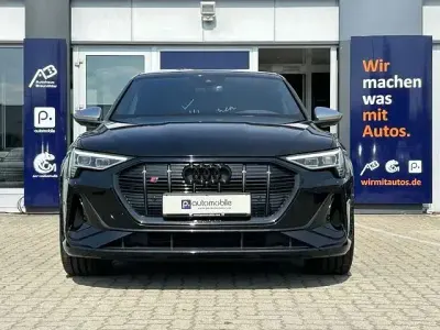 Gebraucht Audi e-tron Sport 369 kW (503 PS) 2022 Brillantschwarz SUV