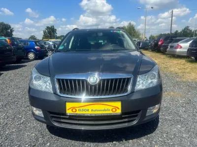 Gebraucht Skoda Octavia Family 152 PS (111 kW) 2012 Anthracitegrau metallic Kombi