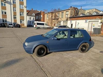 Blau Gebraucht 1998 VW Golf IV Kleinwagen | 1.550 € (Guter Preis)