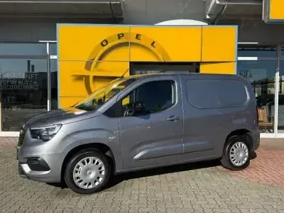Używany Opel Combo Basis 102 KM (75 kW) 2024 Szary Minivan