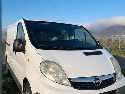 Second-hand Opel Vivaro 90 CP (66 kW) 2008 Alb Monovolum