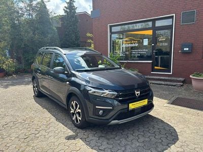 Grau Gebraucht 2022 Dacia Jogger Van / Kleinbus | 17.650 € (Fairer Preis)