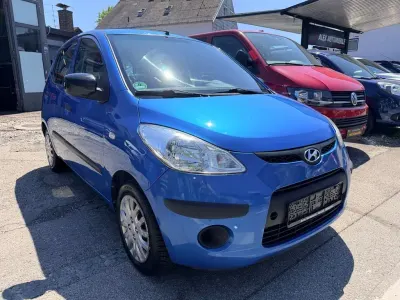 Gebraucht Hyundai i10 67 PS (49 kW) 2010 Blau Kleinwagen