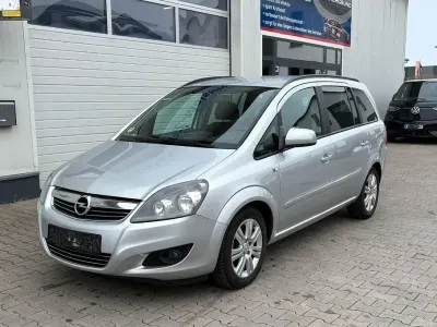 Gebraucht Opel Zafira Family 125 PS (91 kW) 2012 Silber Van / Kleinbus