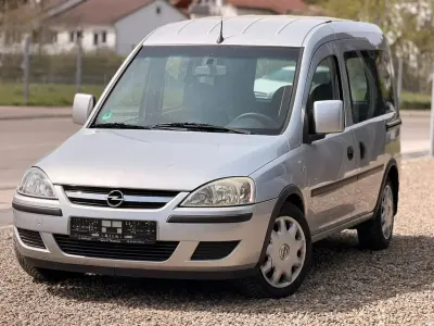 Gebraucht Opel Combo Edition 75 PS (55 kW) 2008 Silber Van / Kleinbus