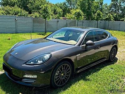 Porsche Panamera 4S