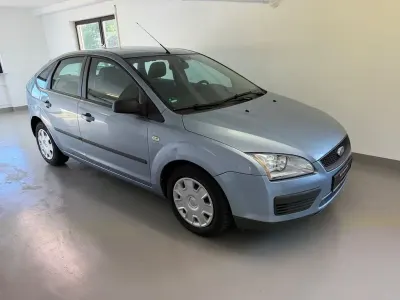 Używany Ford Focus Fun X 125 KM (91 kW) 2006 Niebieski Sedan/Limuzyna