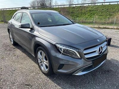 Gebraucht Mercedes GLA180 122 PS (89 kW) 2016 Grau SUV