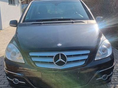 Gebraucht Mercedes B180 109 PS (80 kW) 2011 Schwarz Van / Kleinbus
