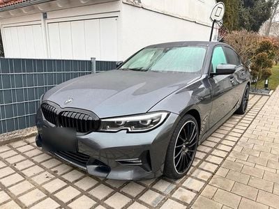 Gebraucht BMW 330 252 PS (185 kW) 2019 Grau Limousine