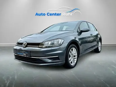 Gebraucht VW Golf VII Comfortline 116 PS (85 kW) 2018 Grau Limousine