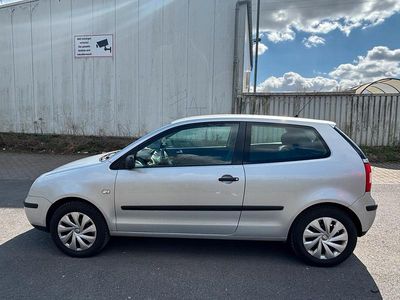 Gebraucht VW Polo 54 PS (39 kW) 2002 Grau Kleinwagen