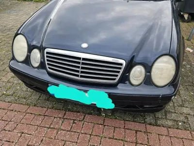 Gebraucht Mercedes CLK320 210 PS (154 kW) 2001 Blau Limousine