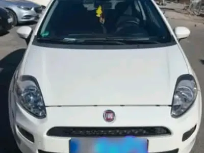Gebraucht Fiat Grande Punto 69 PS (50 kW) 2014 Weiß Kleinwagen