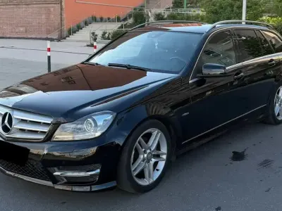 Używany Mercedes C250 Avantgarde 204 KM (150 kW) 2012 Czarny Kombi