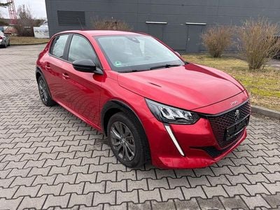 Usata Peugeot e-208 Active 100 kW (136 CV) 2022 Rosso Utilitaria