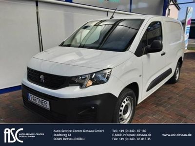 Gebraucht Peugeot Partner Premium 102 PS (75 kW) 2022 Weiß Van / Kleinbus