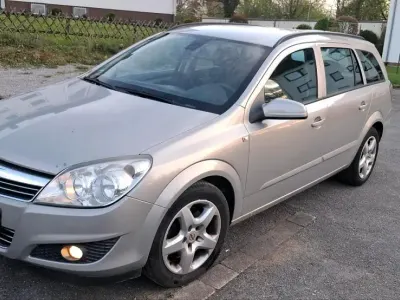Gebraucht Opel Astra 101 PS (74 kW) 2008 Kombi