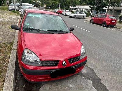 Gebraucht Renault Clio II 75 PS (55 kW) 2001 Rot Kleinwagen