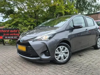 Gebraucht Toyota Yaris Design 73 PS (53 kW) 2018 Grau Kleinwagen