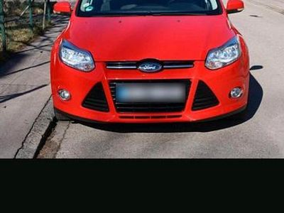 Gebraucht Ford Focus 105 PS (77 kW) 2013 Rot Kombi