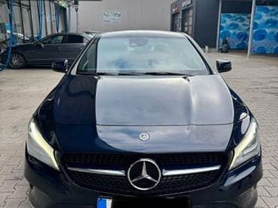 Gebraucht Mercedes CLA220 Edition 177 PS (130 kW) 2018 Blau Limousine