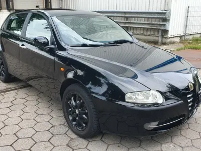 Gebraucht Alfa Romeo 147 Distinctive 150 PS (110 kW) 2002 Schwarz Kleinwagen