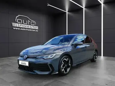 Gebraucht VW Golf VIII R-line 150 PS (110 kW) 2025 Grau Limousine