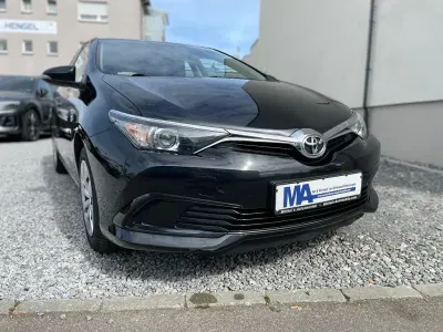 Gebraucht Toyota Auris Cool 99 PS (72 kW) 2017 Schwarz Limousine