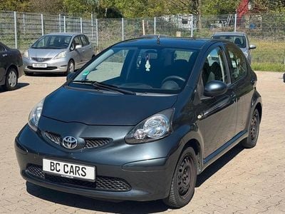 Brugt Toyota Aygo 68 HK (50 kW) 2005 Grå Hatchback