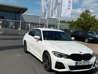 Gebraucht BMW 330e M Sport 292 PS (214 kW) 2020 Weiß Limousine